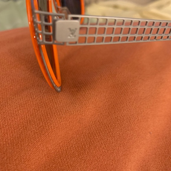 Sunglasses - Picture 3 of 8